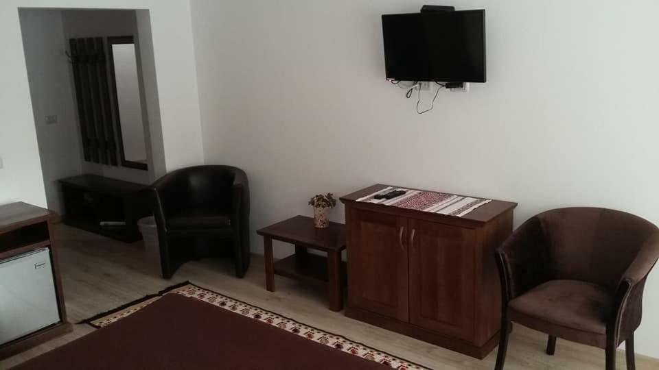 Pensiunea Poiana Soarelui Brates Buitenkant foto