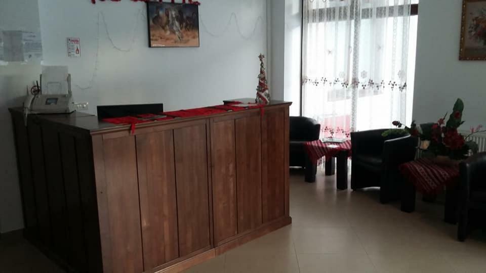 Pensiunea Poiana Soarelui Brates Buitenkant foto