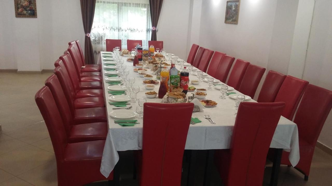 Pensiunea Poiana Soarelui Brates Buitenkant foto