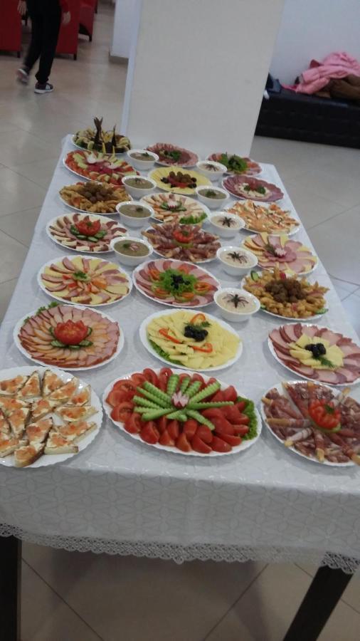 Pensiunea Poiana Soarelui Brates Buitenkant foto