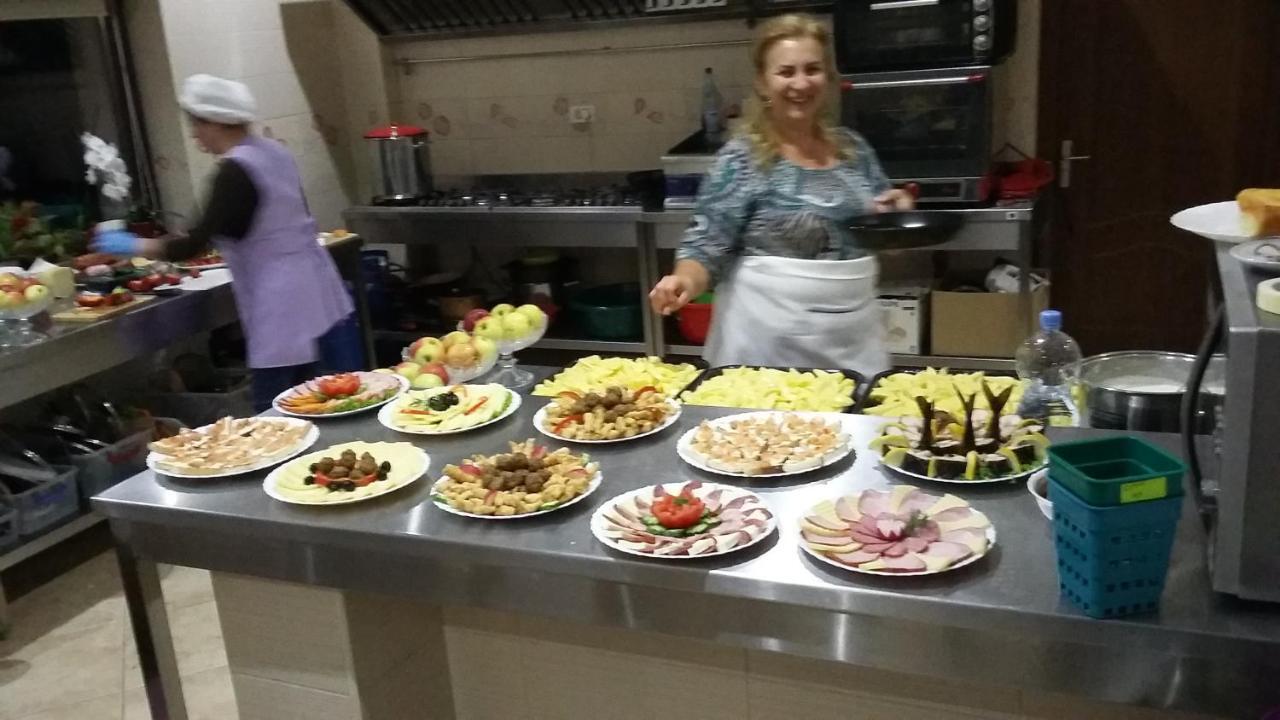 Pensiunea Poiana Soarelui Brates Buitenkant foto